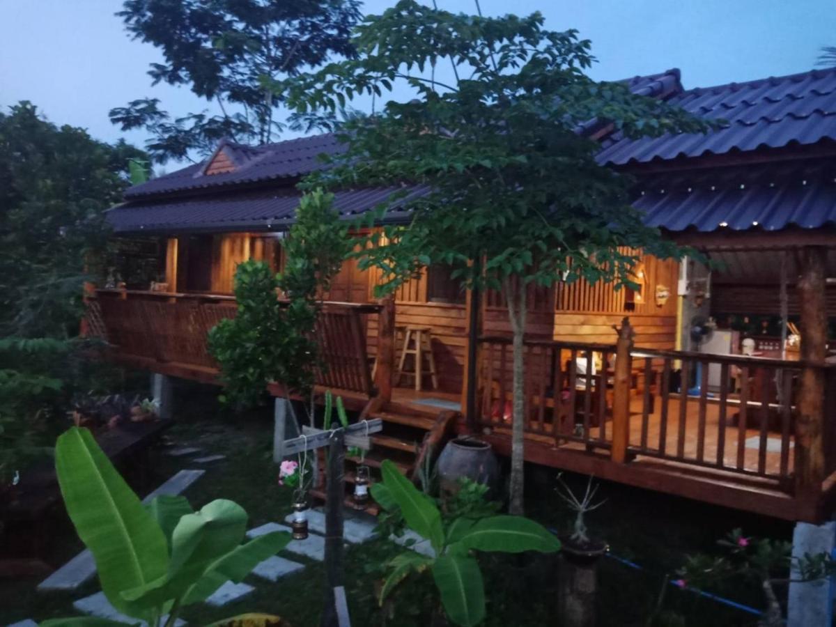 Hotel เรือนไทยใจสุขเอ๋ย Ban Bang Wa Zewnętrze zdjęcie