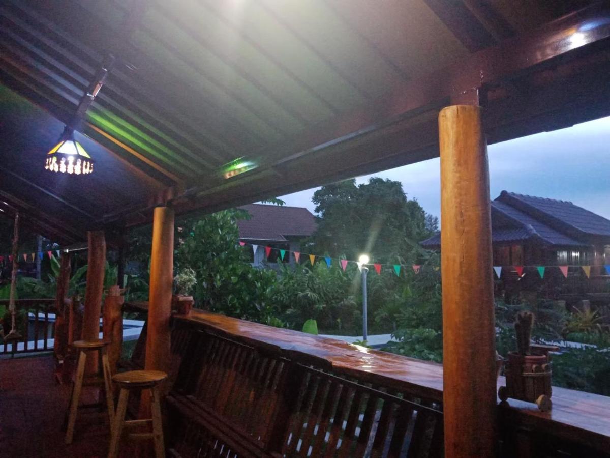 Hotel เรือนไทยใจสุขเอ๋ย Ban Bang Wa Zewnętrze zdjęcie