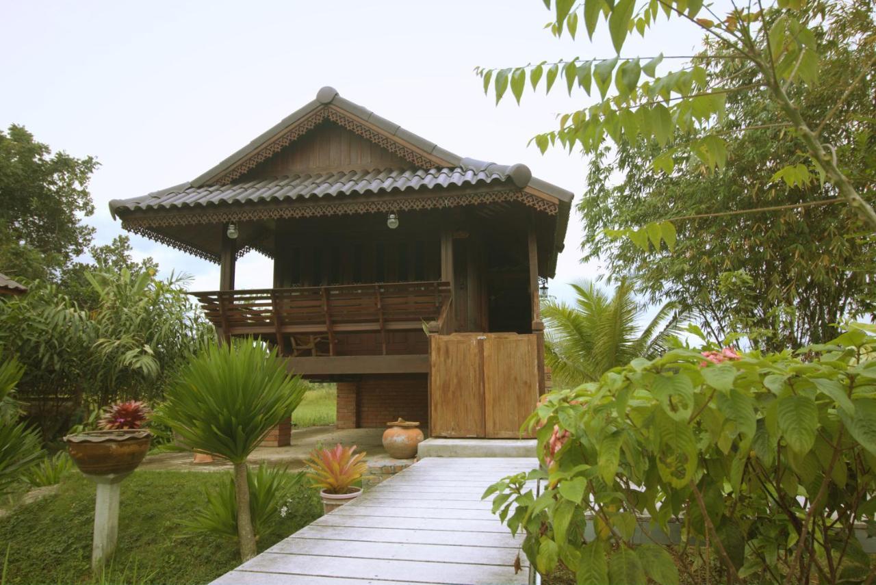 Hotel เรือนไทยใจสุขเอ๋ย Ban Bang Wa Zewnętrze zdjęcie